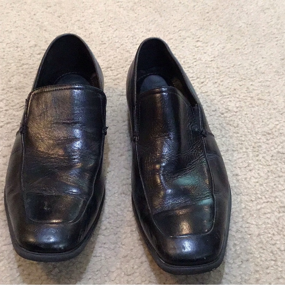 Van Heusen Shiny Black Men's Slip-On Loafers